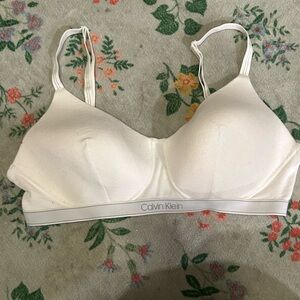 Calvin Klein super soft t shirt bra white lightly lined